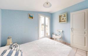 Maisons de vacances Cozy Home In Saint-Georges-De-Didon : photos des chambres
