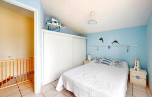 Maisons de vacances Cozy Home In Saint-Georges-De-Didon : photos des chambres