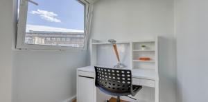 Spacious Contemporary Flat in the 15th - Mid-T
