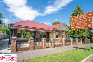 The Compact Cube - One-Bedroom Apartment on Summer