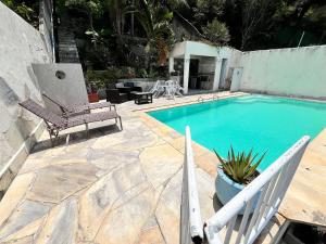 Mega casa 5 suítes, vista pro mar, piscina e churrasqueira Joá Barra RJ