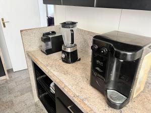 Mega casa 5 suítes, vista pro mar, piscina e churrasqueira Joá Barra RJ