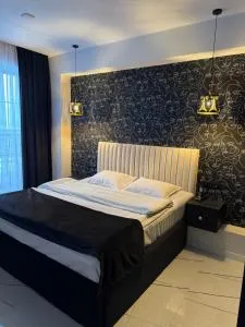 Lux Plaza Hotel EVN airport - Musalerr