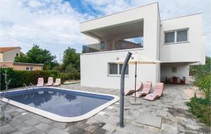 Cld688, Villa Vlahov I