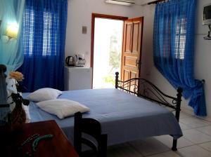Artemis Bungalows Skopelos Greece