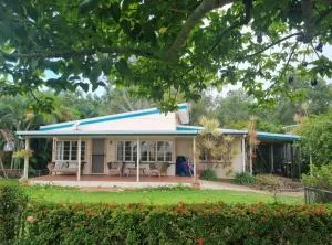 Arcadia Beachfront Cottage - Alva