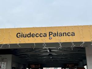 GRANDMA MARY Appartamento nel verde con Ascensore Balcone AC Internet Veloce GIUDECCA VENEZIA