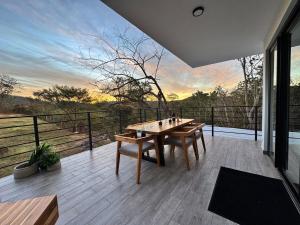 Perfect 2BR Condo Near Beach w Views & Pool