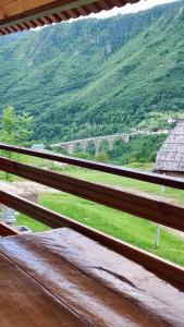 DRAGON GARDEN Tara Bridge View