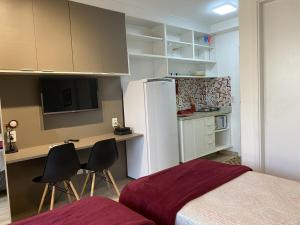 Studio completo, prox ao metro republica