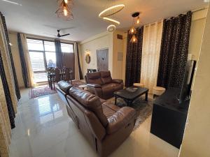 Terminal Stay - Heavenly Independent Jungle Retreat Flat in Meerut