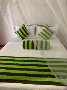 Horizon Heaven Ella