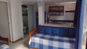 Recem reformado, apartamento na Ferradurinha