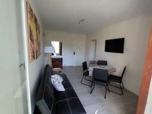 Frente al Parque San Martín