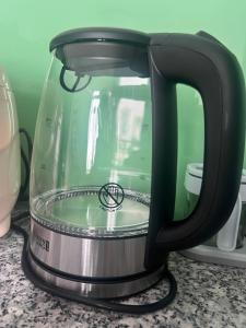 Modern Studio w Balcony and Kitchen