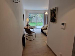 Studio neuf avec terrasse au cœur de Le Palais - FR-1-418-260