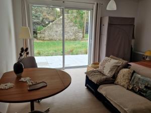 Studio neuf avec terrasse et jardin au cœur de Le Palais - FR-1-418-260