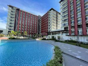 Resort Condo with Balcony in Lapu-lapu