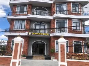 Moon Light House Đà Lạt - Ấp Ða Thành