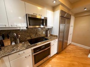 Luxurious and Spacious 2-Bedroom Condo Unit Downtown San Diego in the Heart of the Gaslamp Quarter - 30-Day Min
