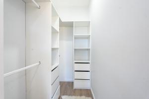 Modern, Luxurious & Brand New Home 4 bedroom home in Sydney