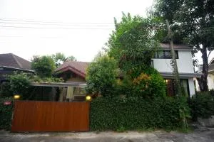 House in a quiet village - Ban Phae Khwang