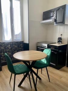 Appartements PYRENE HOLIDAYS - Heracles - Residence paisible a 6mn a pied des thermes : photos des chambres