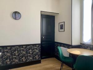 Appartements PYRENE HOLIDAYS - Heracles - Residence paisible a 6mn a pied des thermes : photos des chambres