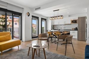Magnificent flat with sea view and swimming pool
