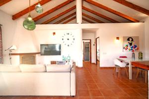 Casa ZAHOMAR con piscina exterior