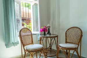 Villa Amarena - AC Room- Serenity beach