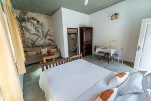 Villa Amarena - AC Room- Serenity beach