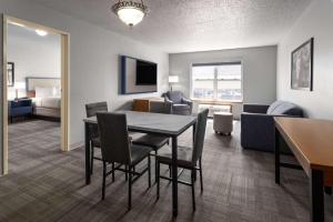 1 King Bed, Efficiency Suite, Non-Smoking room in AmericInn by Wyndham Iron Mountain