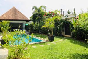 Naiharn Beach 3 bedrooms villa