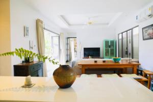 Naiharn Beach 3 bedrooms villa