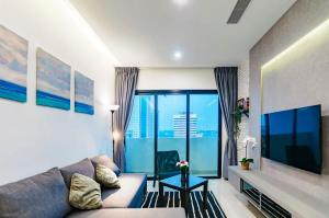 Chic & Comfortable Stay at Suasana JB 03