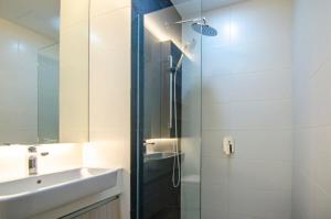 Chic & Comfortable Stay at Suasana JB 03
