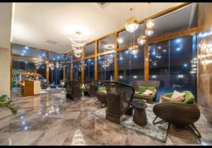 Condo with Roof top sea view