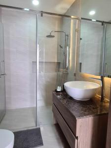 Condo with Roof top sea view