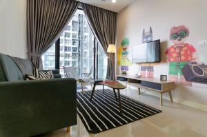 Modern 2BR DPristine Suite Close to Legoland