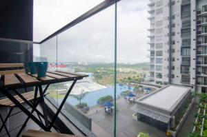 Modern 2BR DPristine Suite Close to Legoland