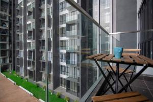 Modern 2BR DPristine Suite Close to Legoland
