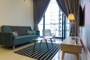 Modern 2BR DPristine Suite Close to Legoland