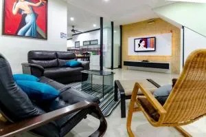 Pet-Friendly 3BR Home Spacious & Free Parking - 马西