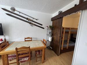 Appartements SUPER SAUZE Studio pied des pistes : photos des chambres