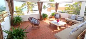 Villa Amarena - AC Room- Serenity beach