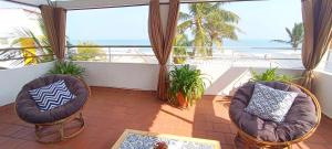 Villa Amarena - AC Room- Serenity beach