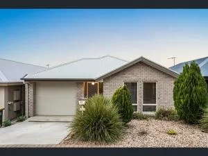 Prow at the Meadows - Hackham