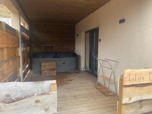 Chalets Chalet Lilas & Jaccuzi privatif : photos des chambres