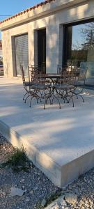 Villa tout confort en Provence avec Piscine, ainsi quun parking privé